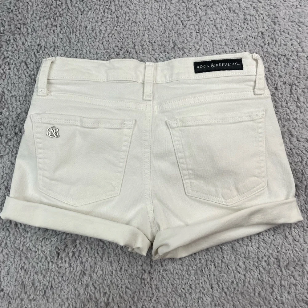 Rock & Republic Shorts Womens 6 White Denim Cut Offs Classic Summer Raw Hem Core
